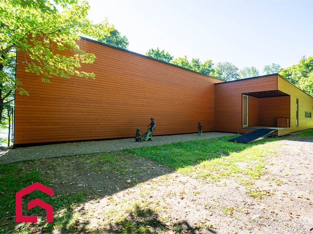 Maison 
               - 51,Mtée du Pont-Bleu, Mille-Isles