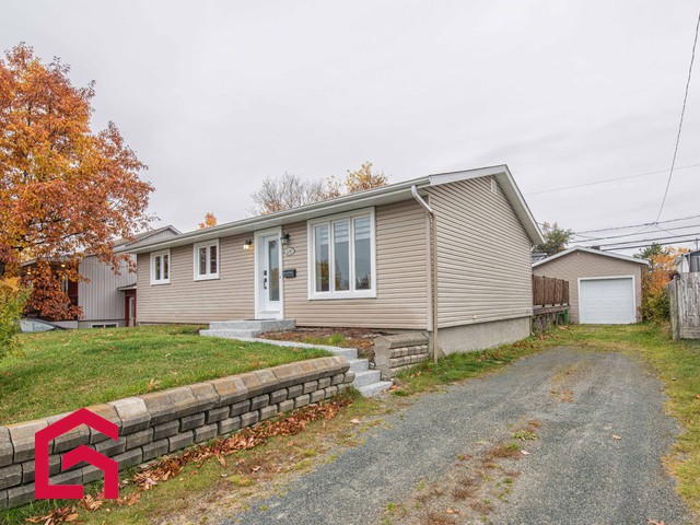 Duplex 
               - 1690,Rue Lawlis, Val-d'Or