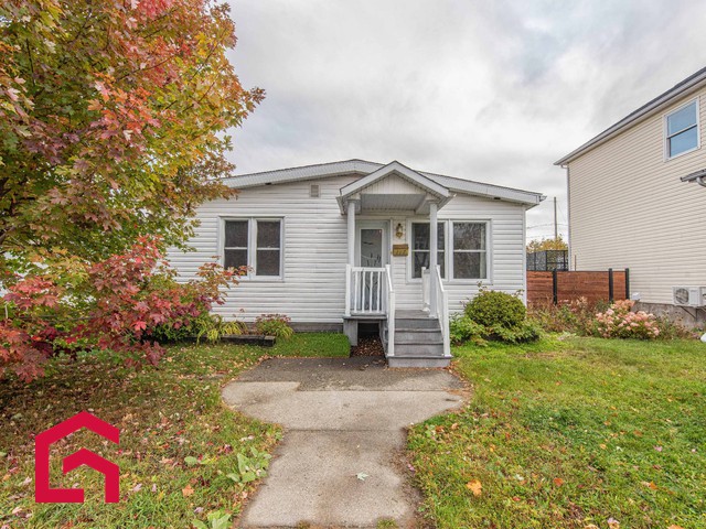 Maison 
               - 117,Av. Champlain, Val-d'Or