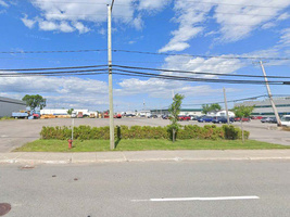 Terrain commercial 
               - 400, avenue Godin, Les Rivières (Québec)