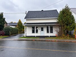 Maison 8½ - 1476,Rue Principale, Saint-Côme/Linière