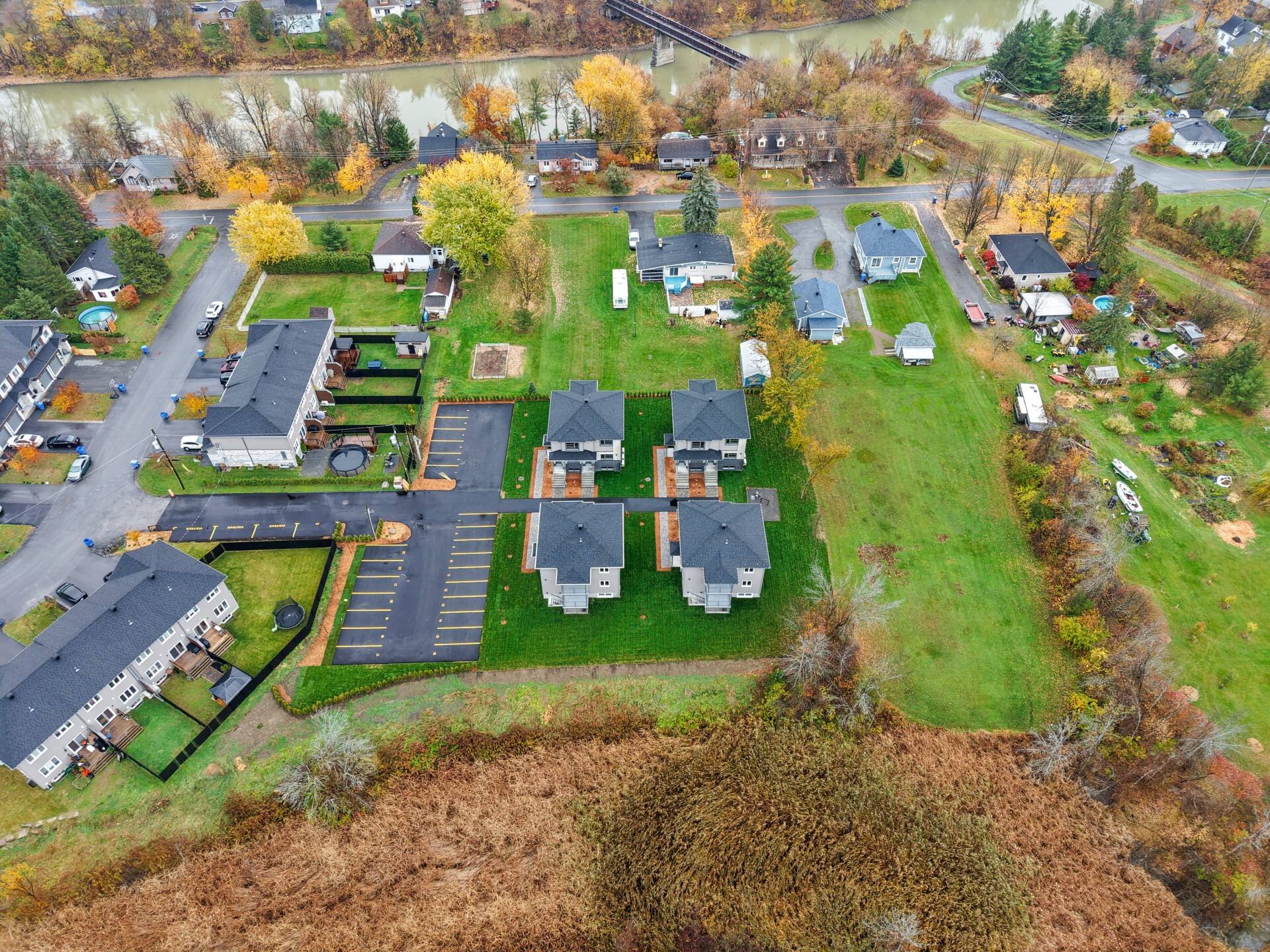 Propriété à revenu 
               - 10-16 Rue de l'Héritage, Rigaud