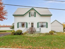 Maison 8½ - 7990,Boul. du Parc-Industriel, Bécancour