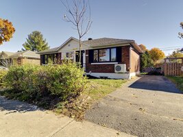 Maison 8½ - 4680,Rue Chapman, Rosemont/La Petite-Patrie (Montréal)